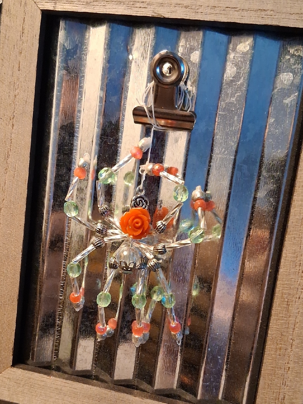 ROSE BEAD SPIDER ON CLIP FRAME